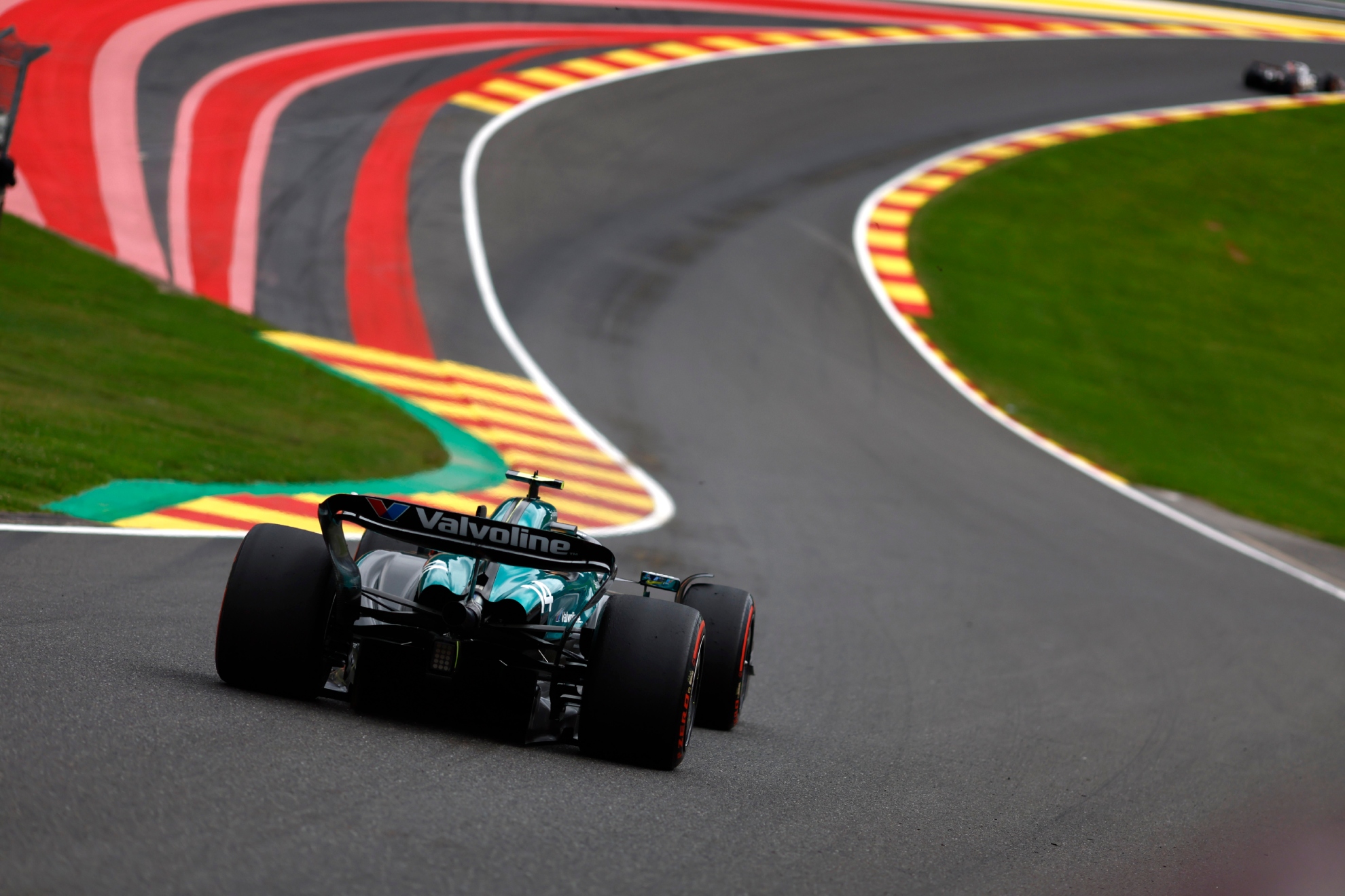 Antonelli vs. Verstappen, la F1 si accende: Ferrari cerca riscatto a Spa