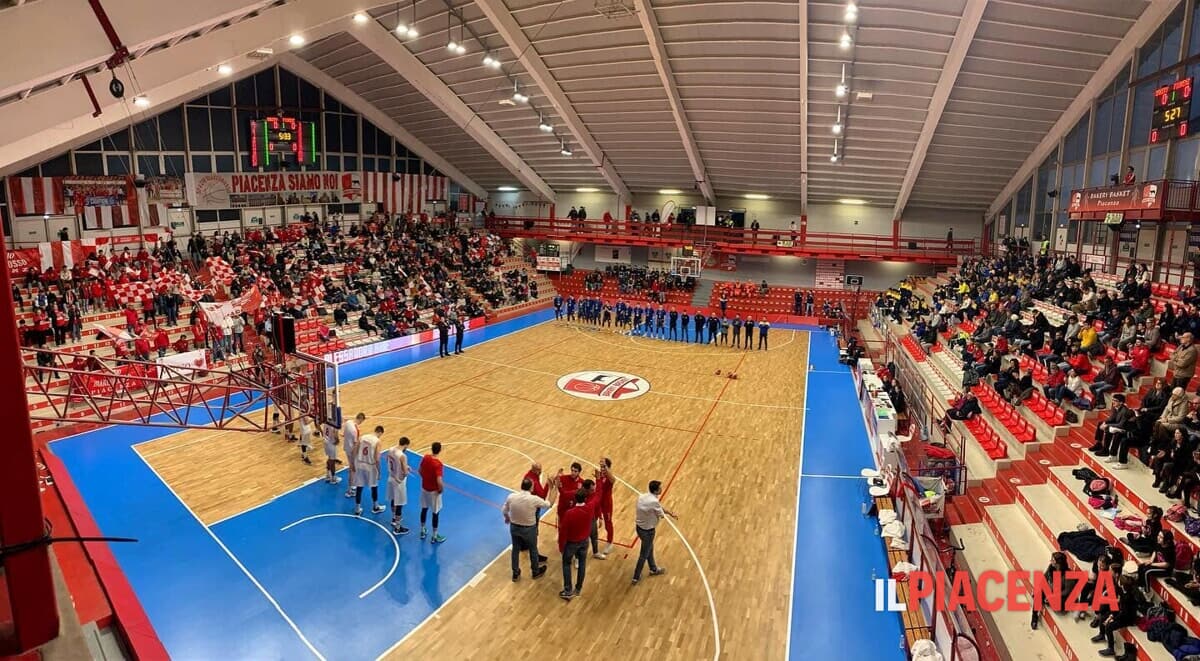 Basket Napoli, Rizzetta spinge sull'acceleratore: Arena e nuovi innesti