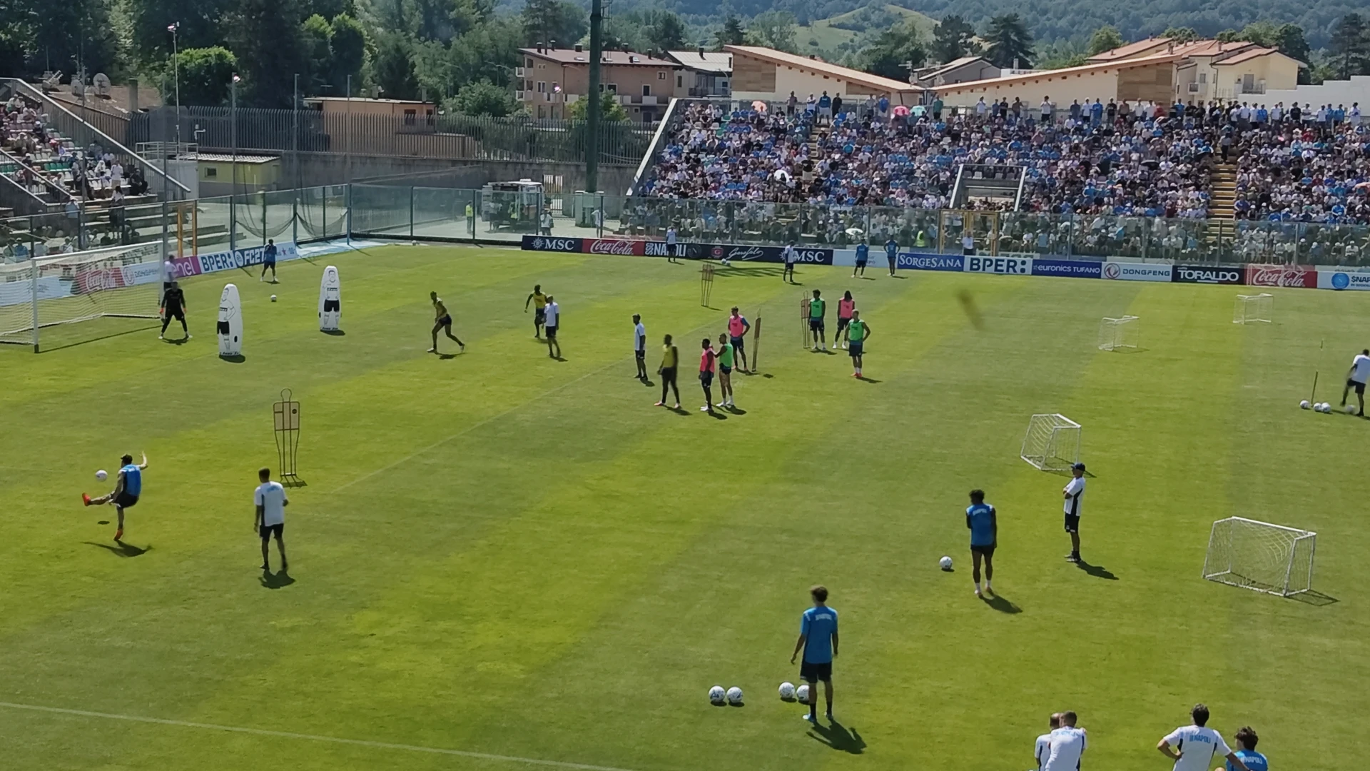 Mercato Napoli, tra partenze pesanti e trattative ingarbugliate: urge chiudere